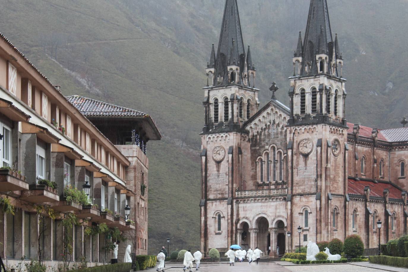 Copiosas nevadas, fuertes rachas de viento y oleaje en la primera borrasca invernal