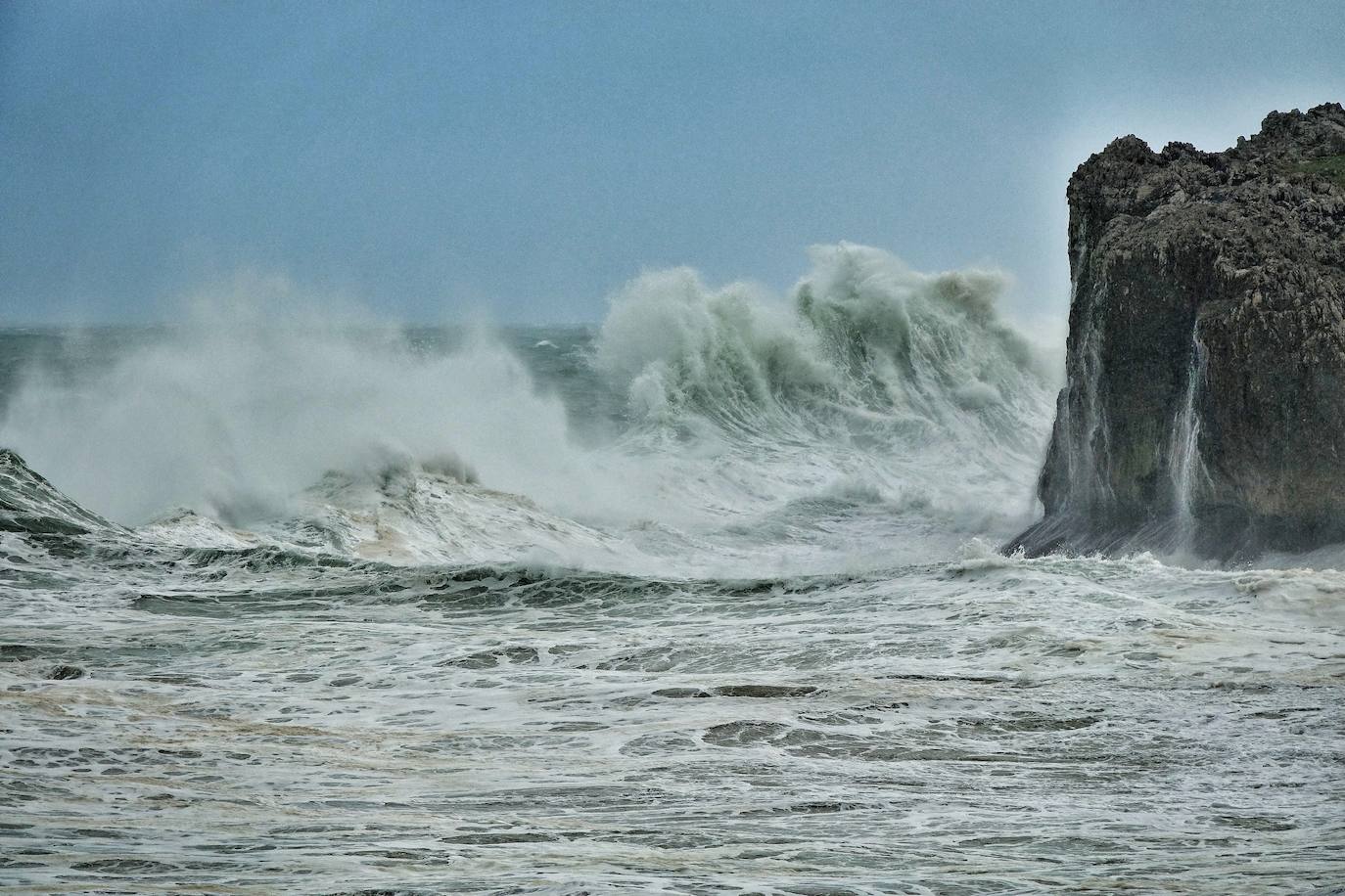 Copiosas nevadas, fuertes rachas de viento y oleaje en la primera borrasca invernal