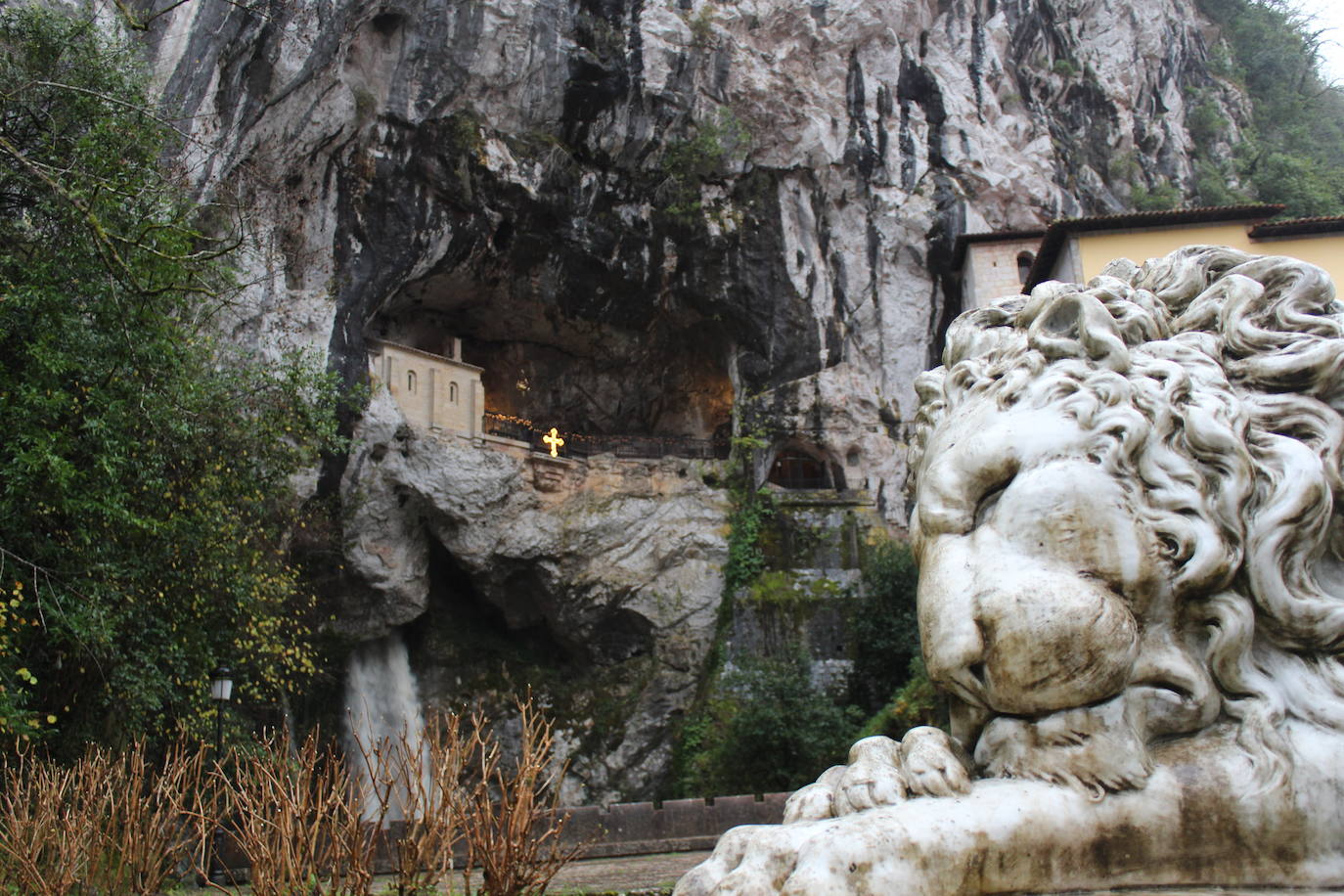 Copiosas nevadas, fuertes rachas de viento y oleaje en la primera borrasca invernal