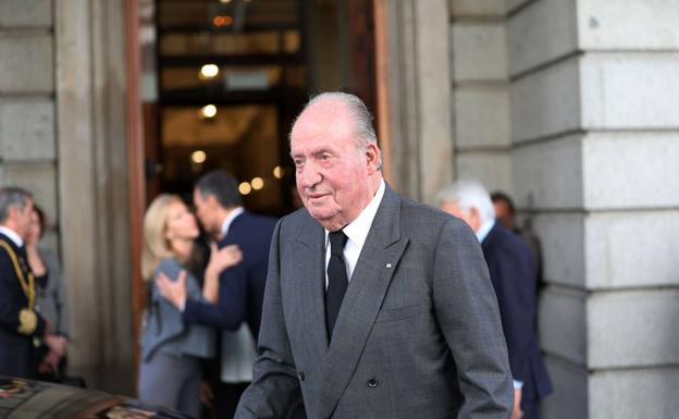 Don Juan Carlos presenta una declaración para regular su situación fiscal