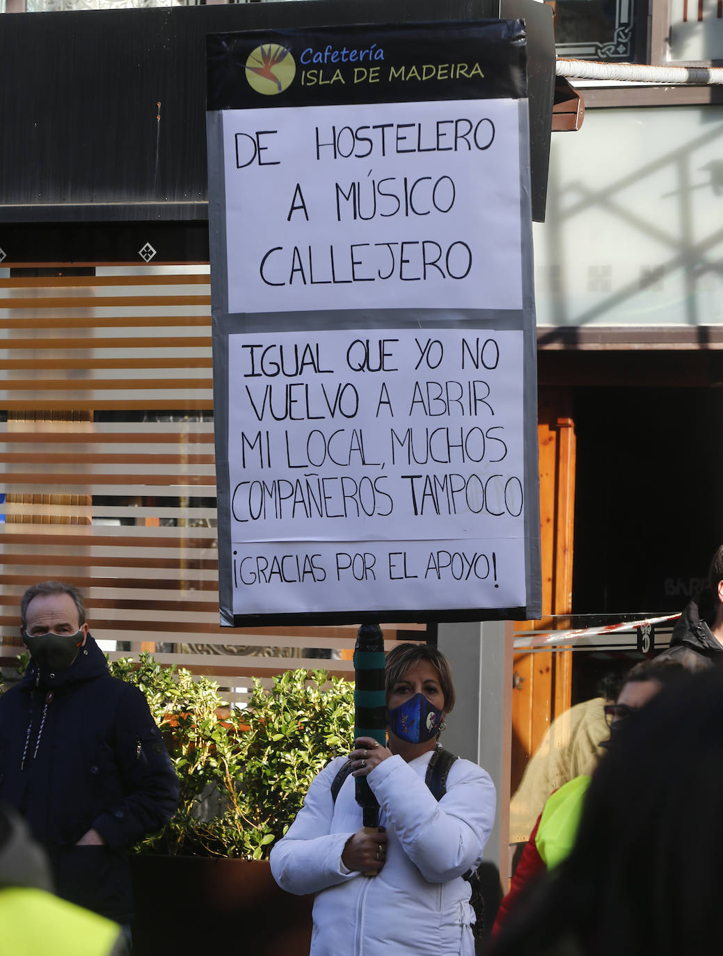 Más de doscientos empresarios de toda la región exigen ante la Junta la «reapertura viable» de los locales y no «un nuevo cierre encubierto»