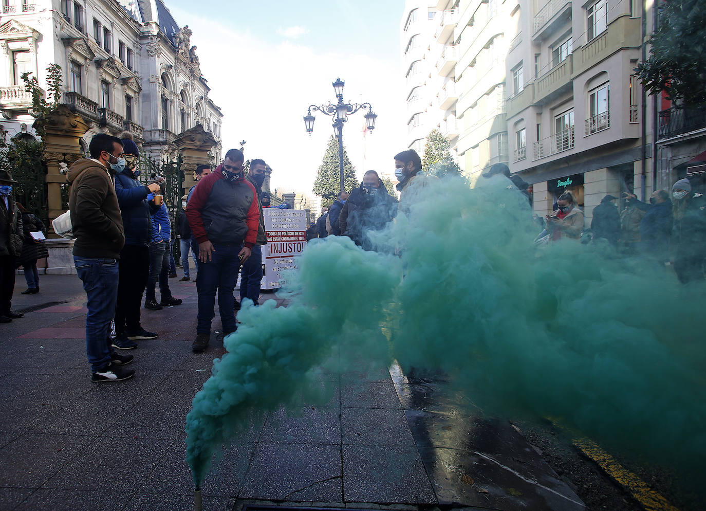 Más de doscientos empresarios de toda la región exigen ante la Junta la «reapertura viable» de los locales y no «un nuevo cierre encubierto»