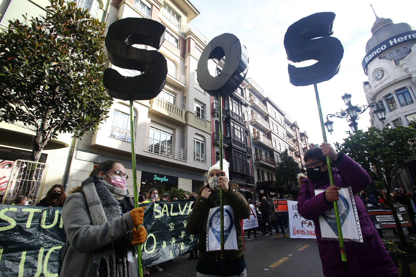 Más de doscientos empresarios de toda la región exigen ante la Junta la «reapertura viable» de los locales y no «un nuevo cierre encubierto»