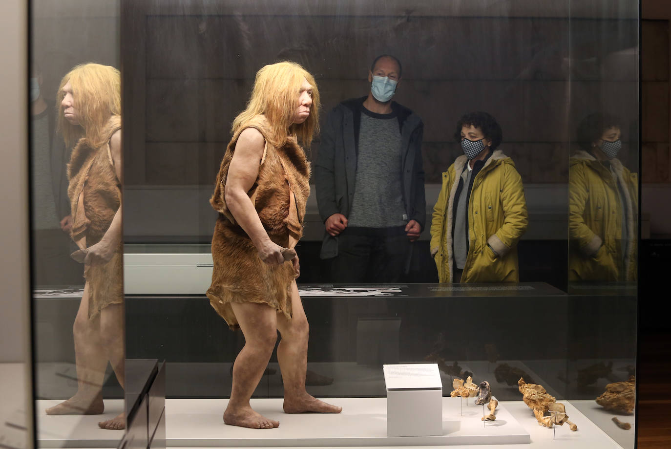 Tras más de un mes cerradas, las salas empiezan a recibir a cuentagotas a sus primeros visitantes 