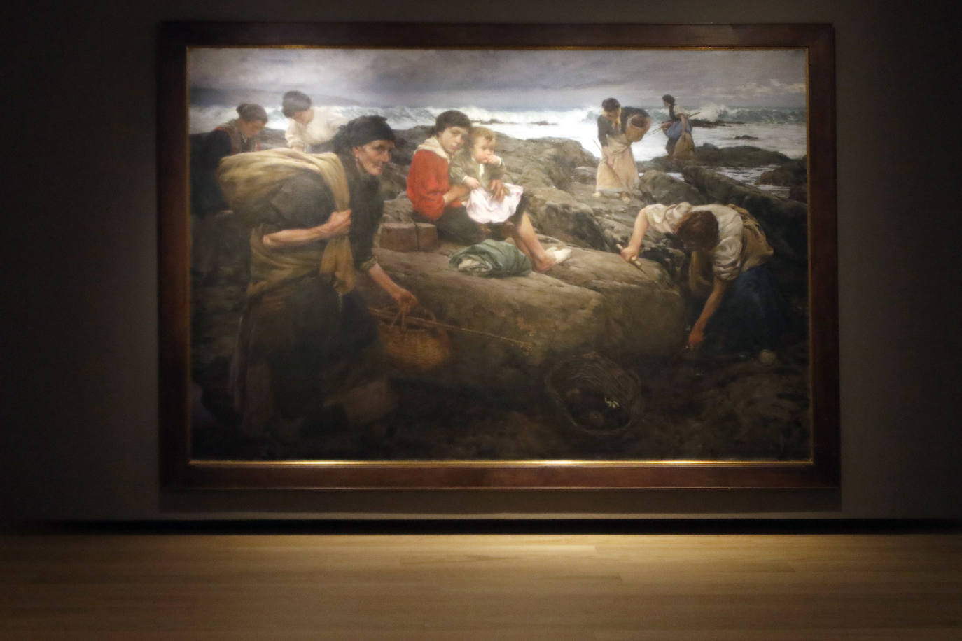 Tras más de un mes cerradas, las salas empiezan a recibir a cuentagotas a sus primeros visitantes 