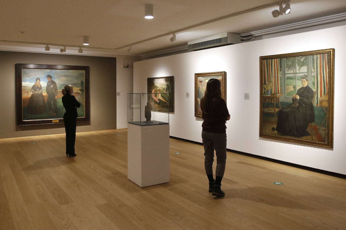 Tras más de un mes cerradas, las salas empiezan a recibir a cuentagotas a sus primeros visitantes 