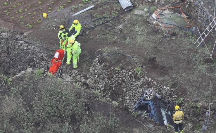 El espectacular rescate de los cuerpos de un avilesino, dos de sus hijas y un yerno en Canarias 