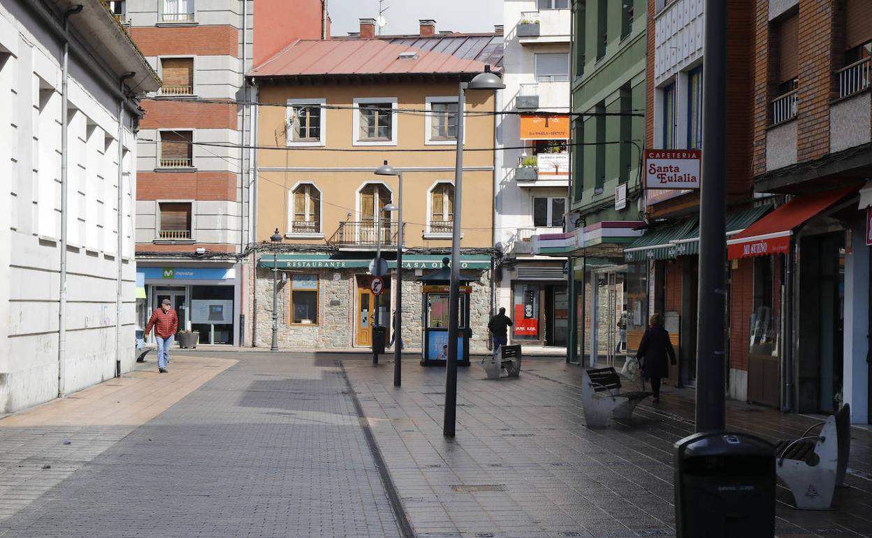 Una calle de La Felguera 