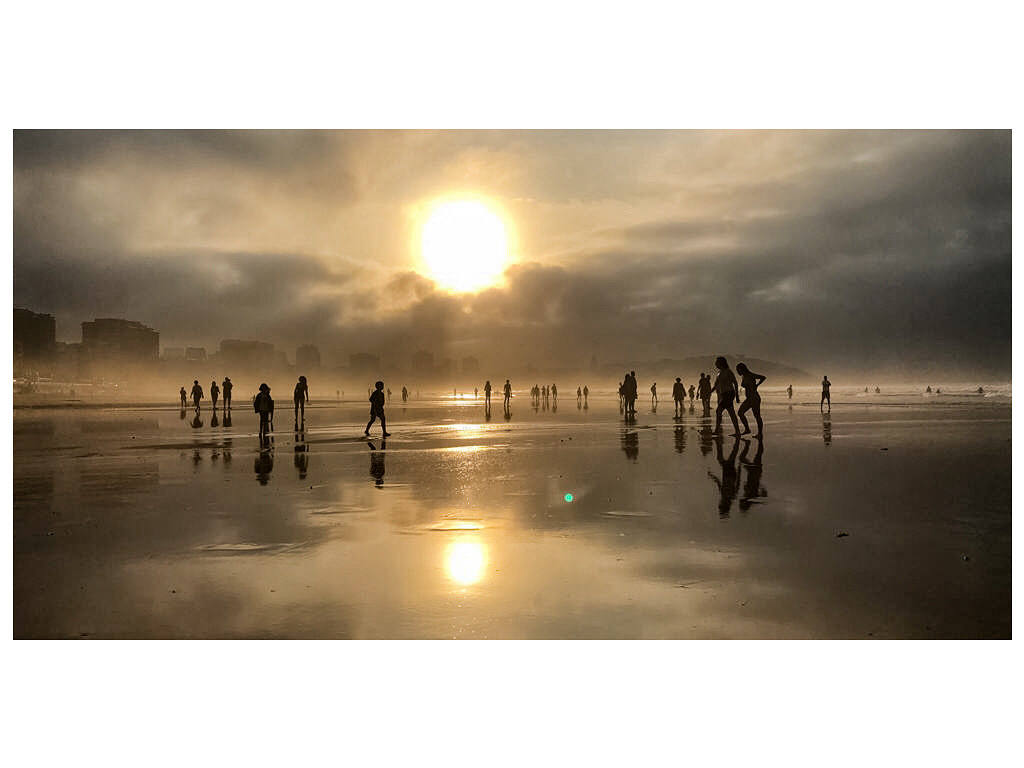 El paisaje de Asturias nos deja espectaculares estampas al atardecer. Son auténticas imagenes de postal que muestran la belleza y el colorido de la región.