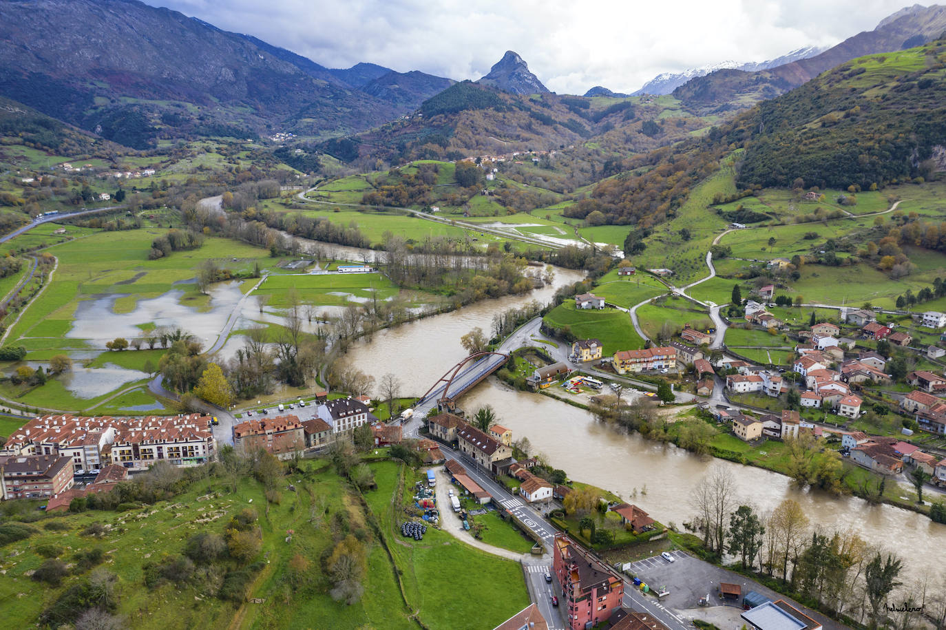 El Principado de Asturias ha activado el plan de inundaciones por el riesgo de desbordamiento de los ríos debido el aumento del caudal por las intensas precipitaciones en forma de lluvia y nieve registradas en los últimos días y ante la previsión de una «posible evolución desfavorable».