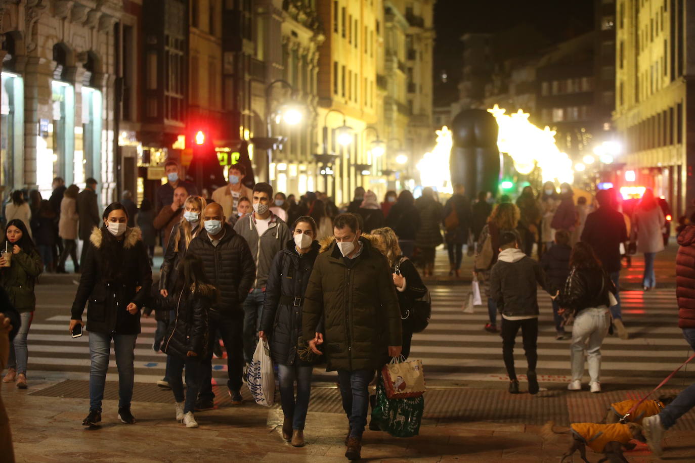 Barbón, ante las imágenes de las calles de Asturias: «Los excesos de diciembre serán la tragedia de enero»