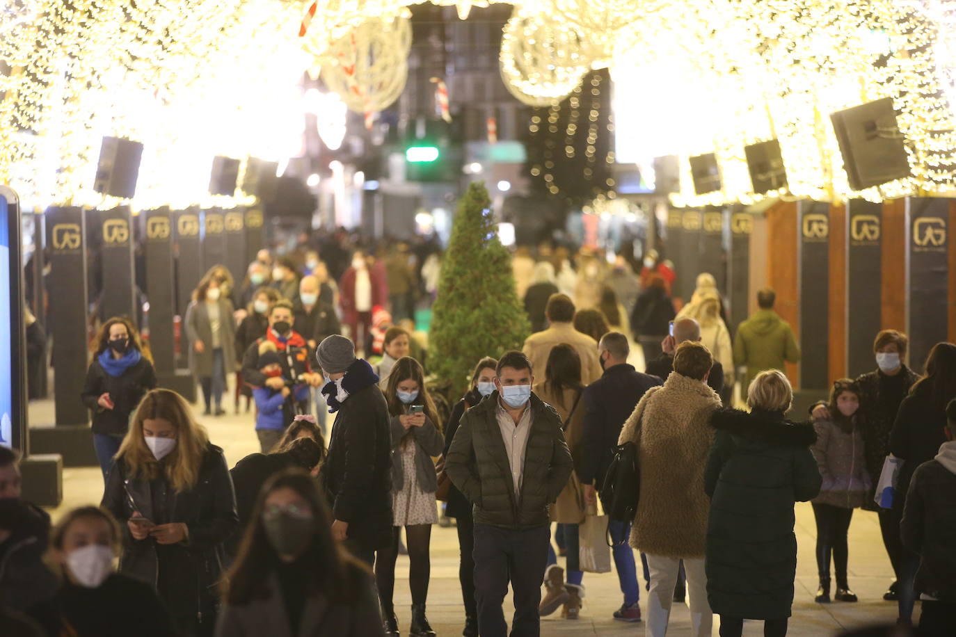 Barbón, ante las imágenes de las calles de Asturias: «Los excesos de diciembre serán la tragedia de enero»