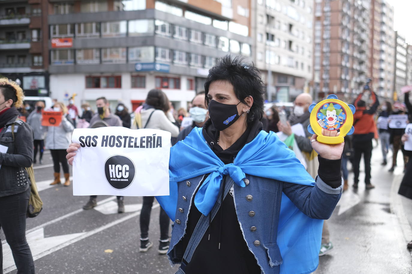 La plataforma se concentra en Gijón para reivindicar sus derechos por «un futuro digno»