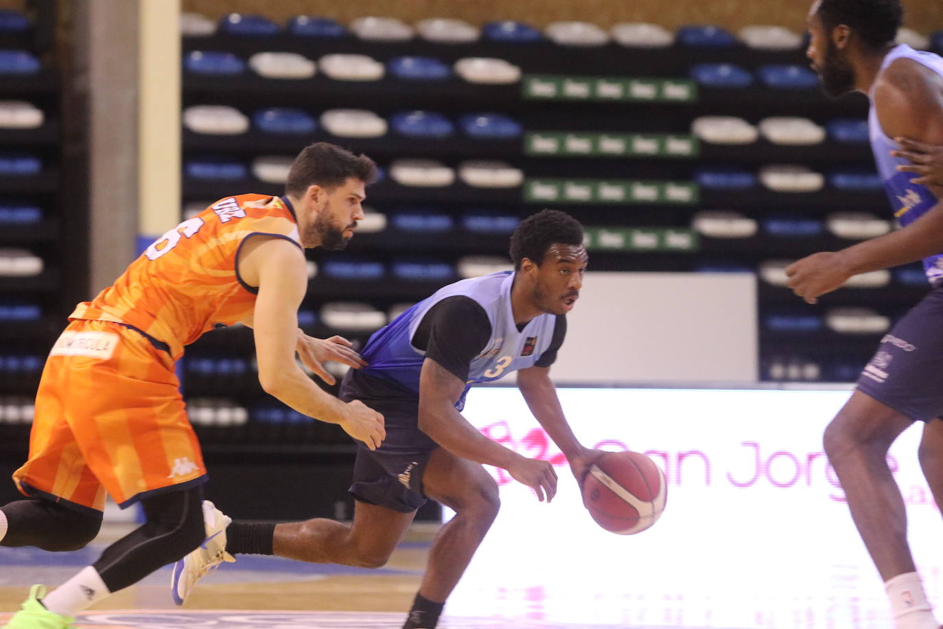 Una mejora en defensa en el último cuarto permitió a los azules despedirse de Pumarín por este 2020 con el cuarto triunfo del año