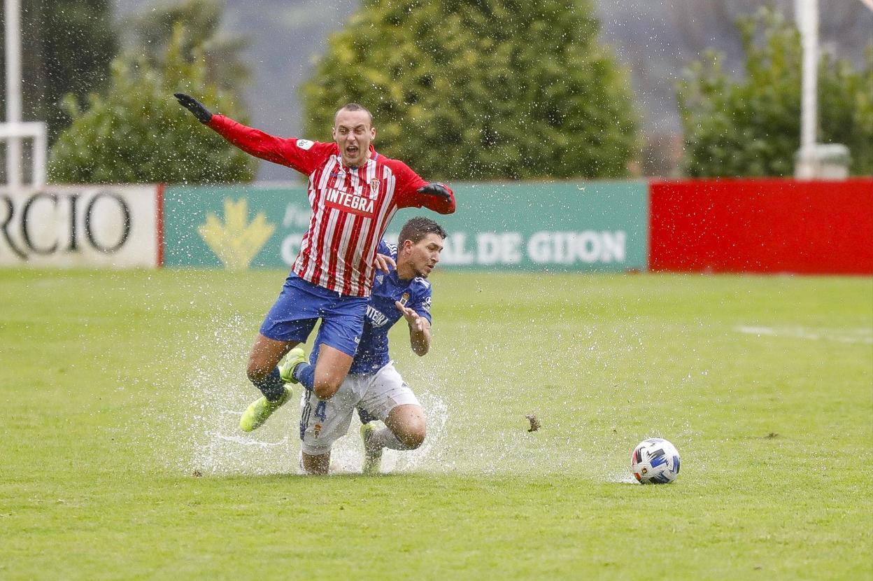 Álvaro Santamaría es, junto a César García, el máximo goleador rojiblanco con dos tantos. 