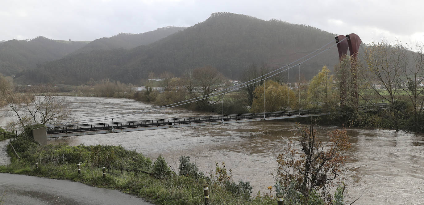 El Principado de Asturias ha activado el plan de inundaciones por el riesgo de desbordamiento de los ríos debido el aumento del caudal por las intensas precipitaciones en forma de lluvia y nieve registradas en los últimos días y ante la previsión de una «posible evolución desfavorable».