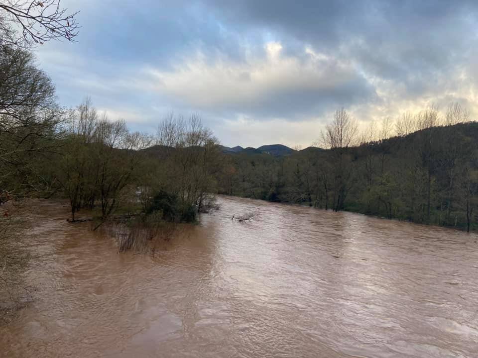 El Principado de Asturias ha activado el plan de inundaciones por el riesgo de desbordamiento de los ríos debido el aumento del caudal por las intensas precipitaciones en forma de lluvia y nieve registradas en los últimos días y ante la previsión de una «posible evolución desfavorable».