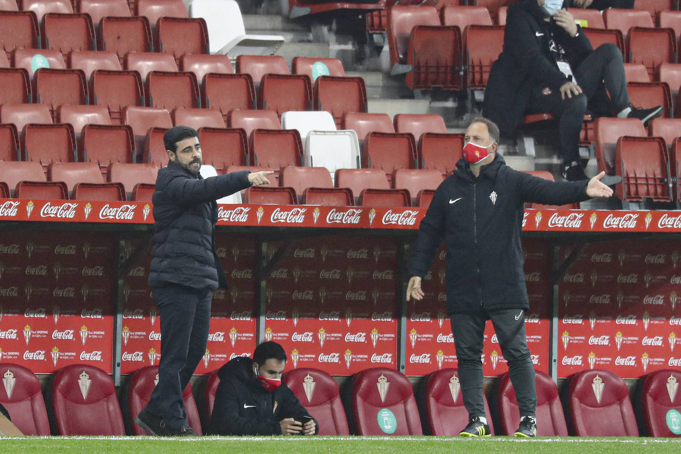 Las imágenes del partido entre el Sporting y el Zaragoza disputado este dominog en El Molinón.