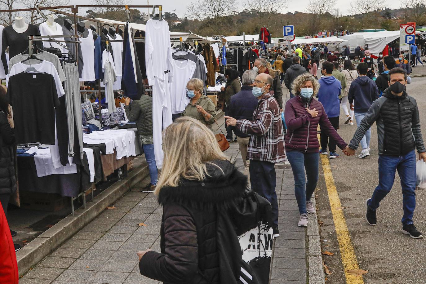 Fotos: Calles a rebosar en Gijón y Oviedo