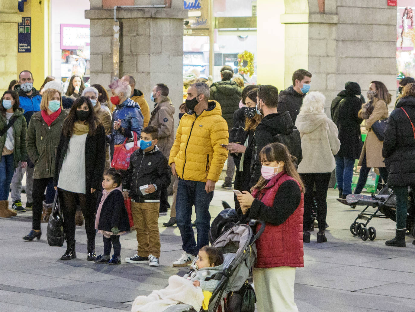 Fotos: Calles a rebosar en Gijón y Oviedo