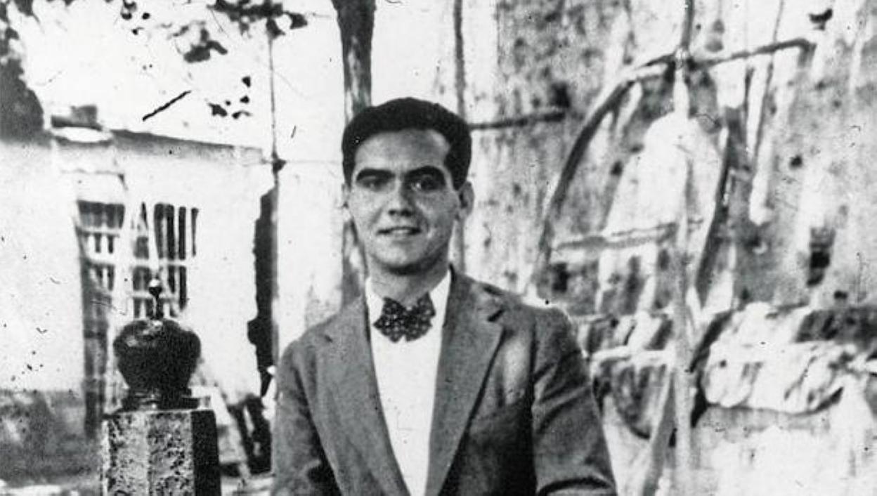 El poeta estuvo en Gijón el día antes del estallido de una huelga.