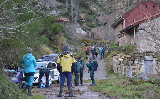 La Guardia Civil rastrea la zona de Perlunes, Somiedo, donde se perdió la pista al madrileño David Espinosa