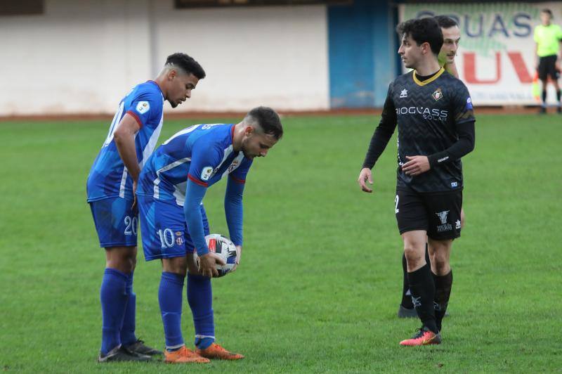 Los blanquiazules han perdido contra el Caudal en el Ramón Suárez Puerta, en un encuentro en el que el único gol fue marcado desde los 11 metros. 