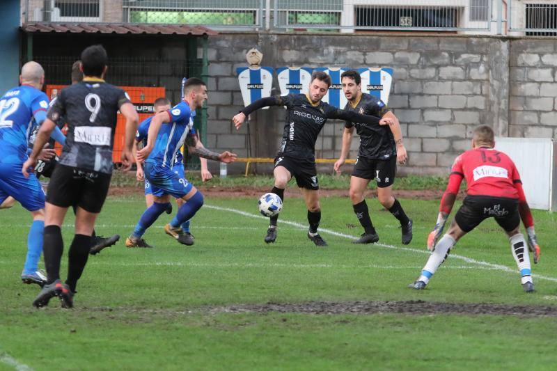 Los blanquiazules han perdido contra el Caudal en el Ramón Suárez Puerta, en un encuentro en el que el único gol fue marcado desde los 11 metros. 