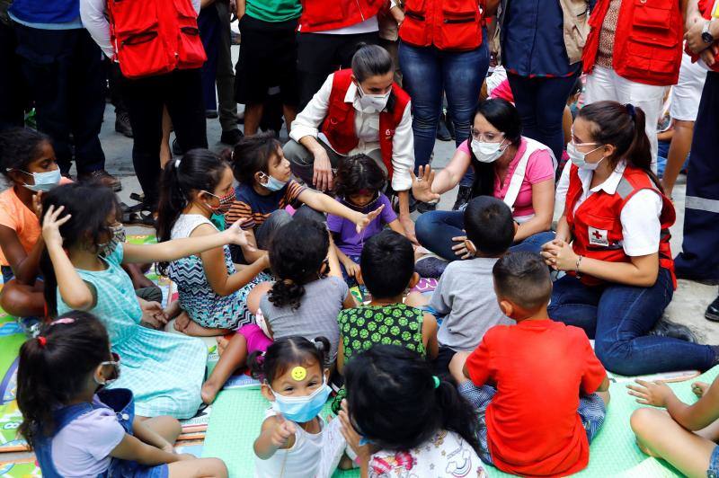 Doña Letizia ha visitado Honduras —destino elegido en 2015 para su primer viaje de cooperación con el exterior— durante dos días para entregar ayuda humanitaria española tras la devastación causada por las tormentas tropicales 'Eta' e 'Iota'. Fue la primera salida internacional que ha realizado la monarca desde que estallara la pandemia en marzo.