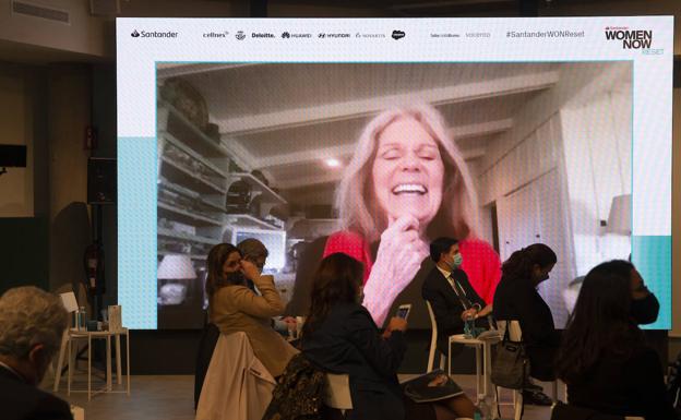 Gloria Steinem: «La violencia más fuerte es la de los hogares patriarcales»