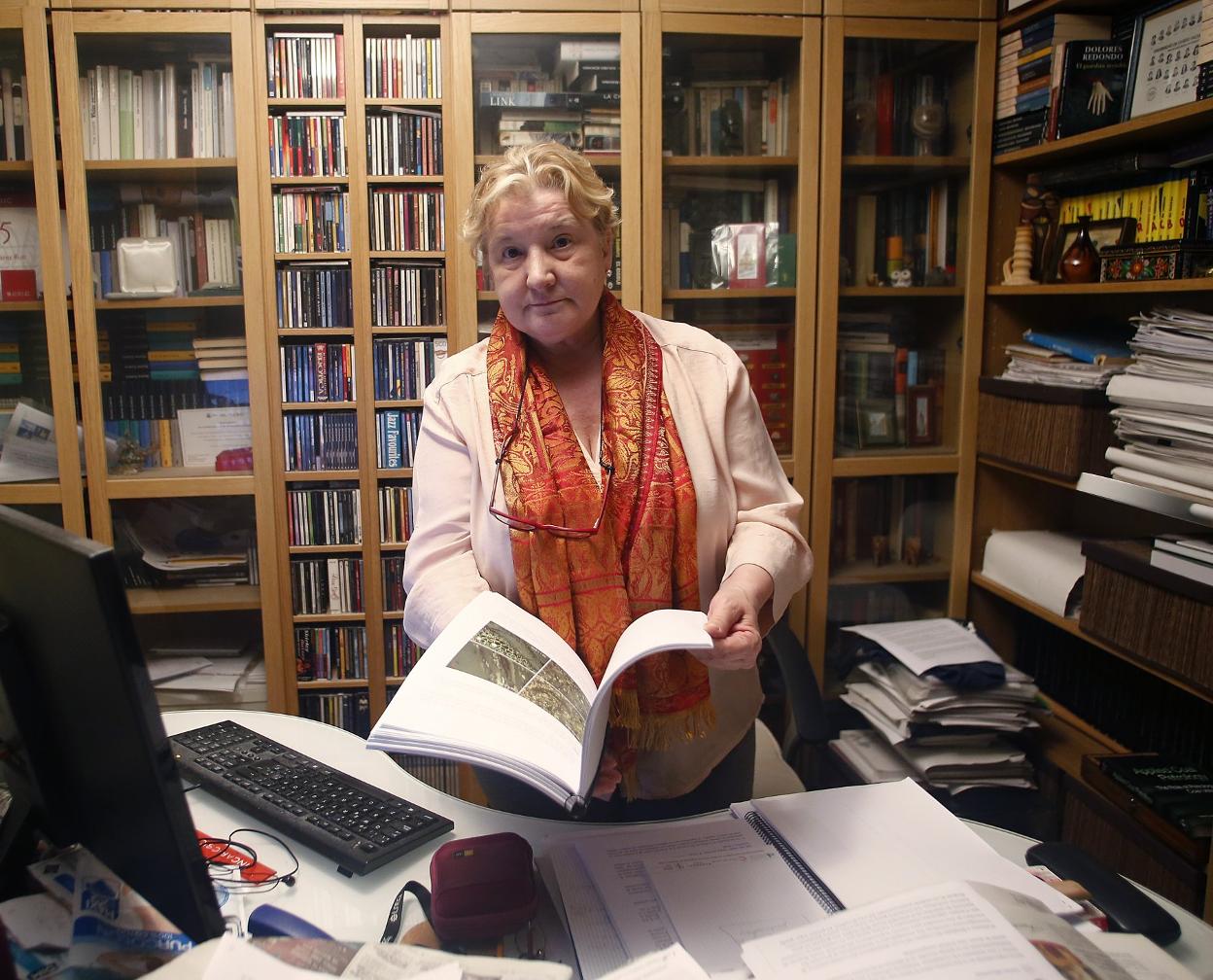 Suárez-Ruiz, con el estudio de la playa de San Lorenzo. 