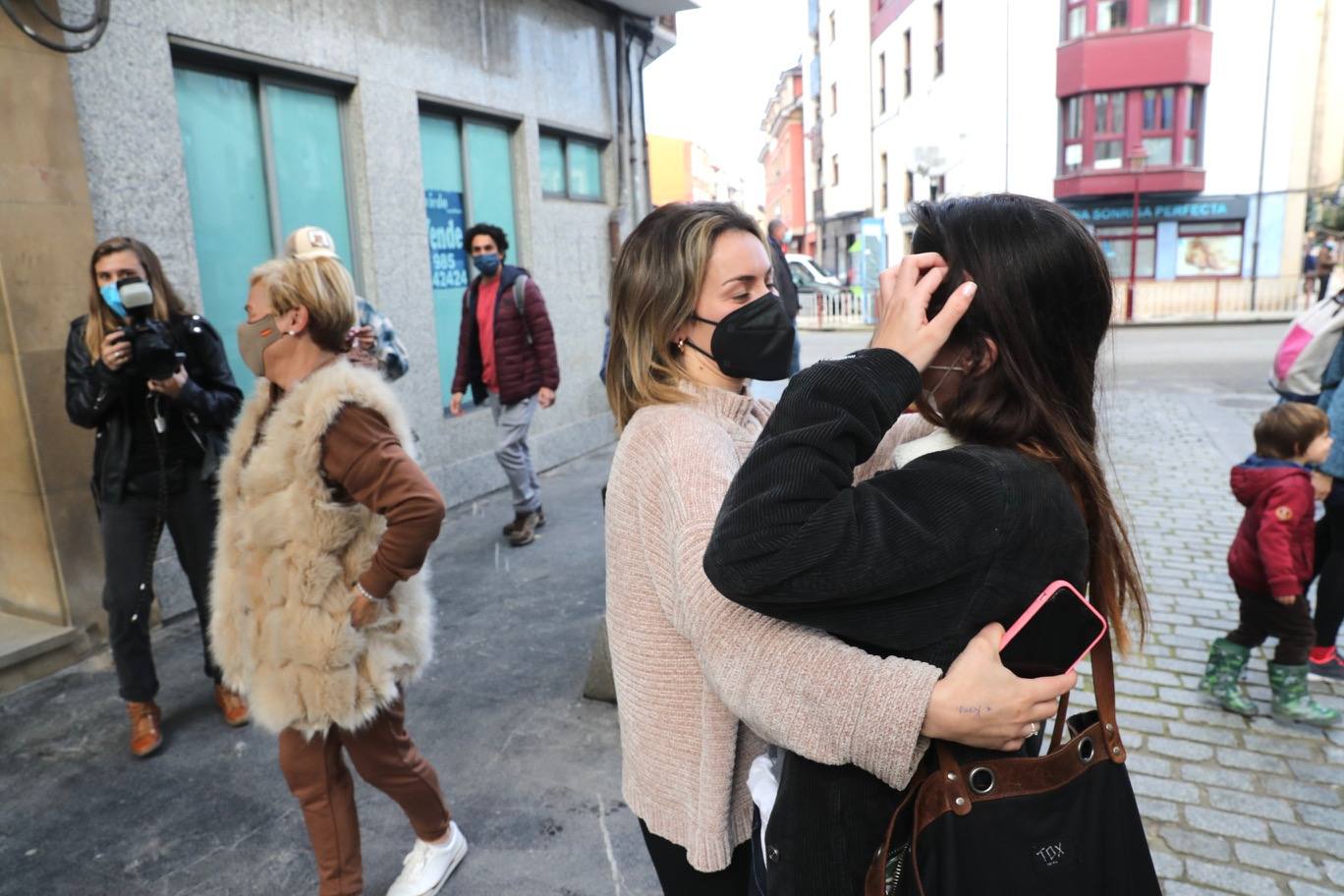 El número 75981, dotado con el cuarto premio de la Lotería de Navidad, ha repartido 3.020.000 euros en Villaviciosa, donde se vendieron 151 décimos. 