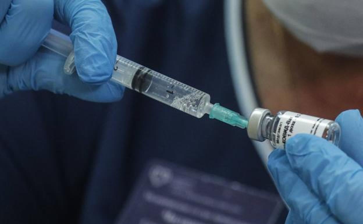 La vacuna llegará a 150.000 asturianos en el primer trimestre de 2021