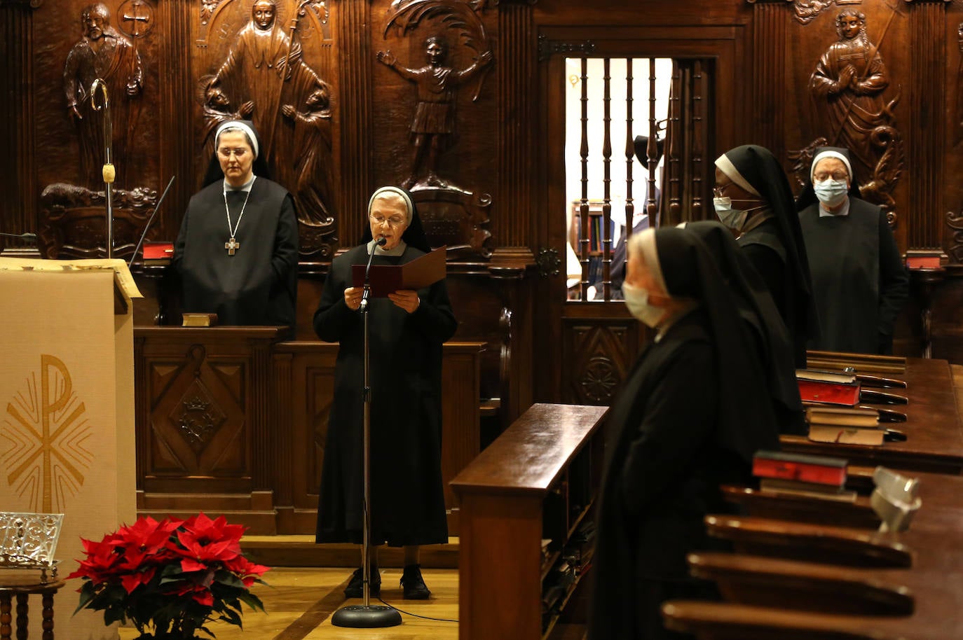 La capilla del monasterio de Las Pelayas cumplió en la tarde de Nochebuena con el tradicional canto de calendas interpretado por la comunidad de religiosa