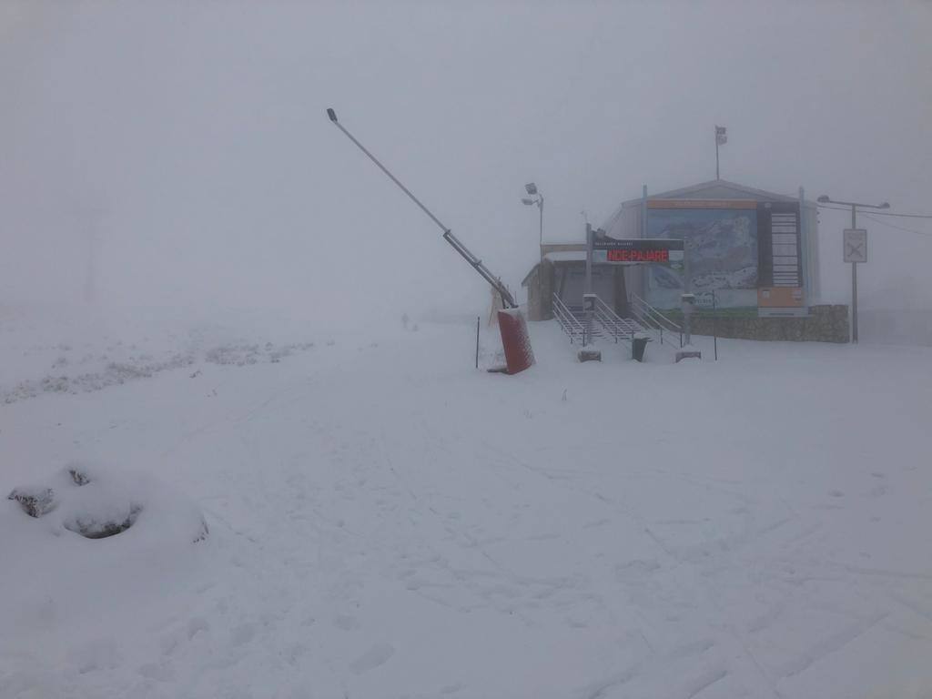 La nieve caída ha dejado varios puertos con cadenas