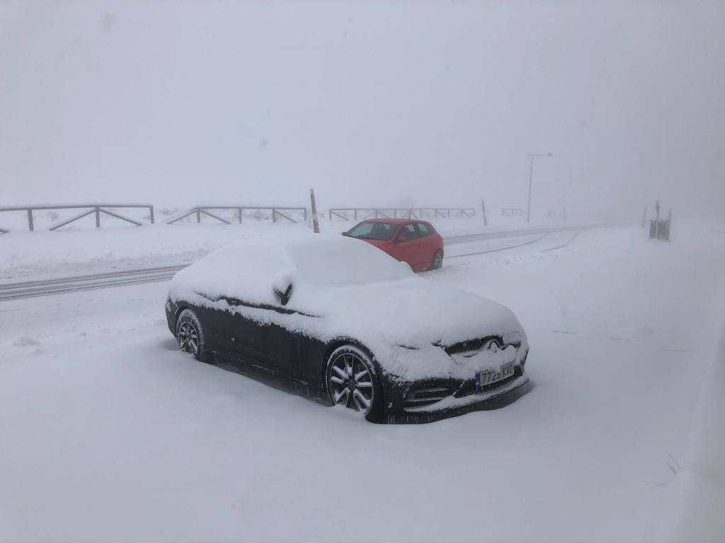 La nieve caída ha dejado varios puertos con cadenas