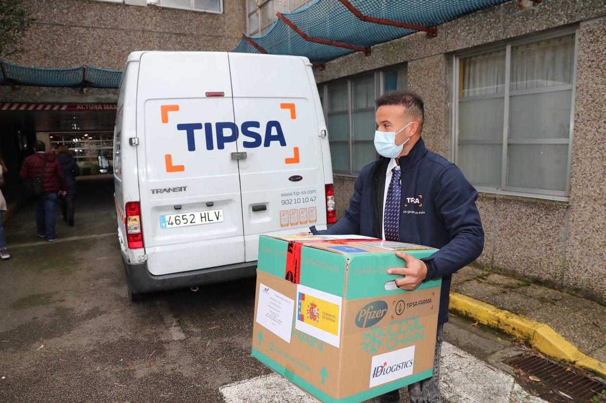 Llegada de la vacuna a primera hora de la mañana a la Residencia Mixta de Gijón