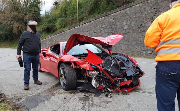 Imagen principal - &#039;Cohete&#039; Suárez se estrella con un Ferrari contra otro vehículo en Soto del Barco