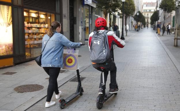 DGT | Los patinetes eléctricos, fuera de las aceras desde hoy