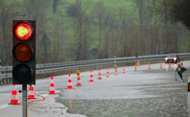 Sotres, incomunicado y con casi metro y medio de nieve