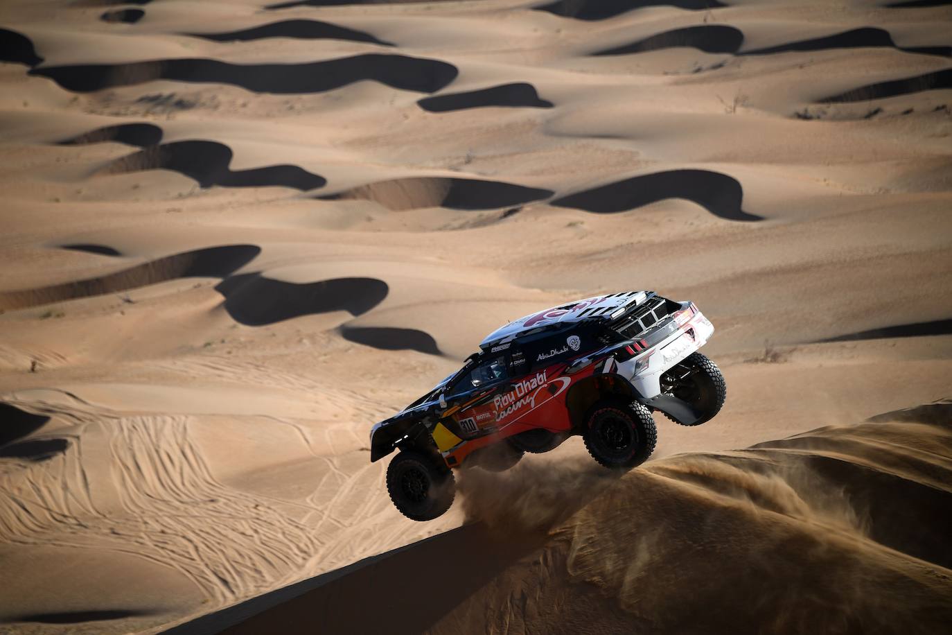 Las imágenes que han dejado las primeras etapas del Rally Dakar, espectáculo y belleza en el desierto de Arabia