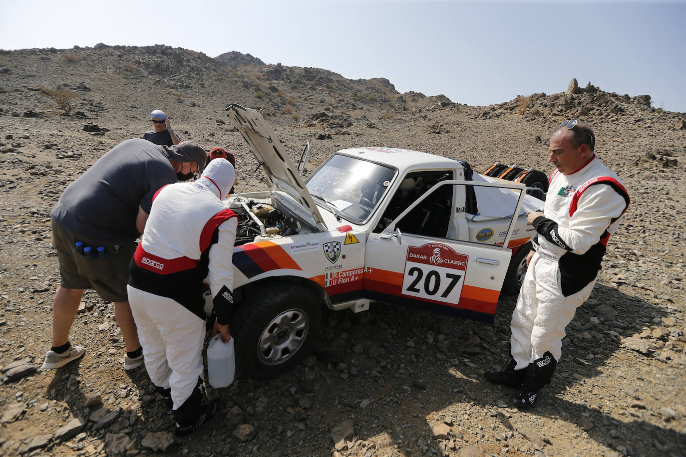 Las imágenes que han dejado las primeras etapas del Rally Dakar, espectáculo y belleza en el desierto de Arabia