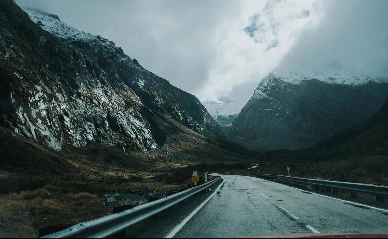 Cómo actuar si te encuentras placas de hielo en la carretera