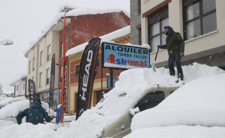 Las imágenes de la nevadona en Asturias