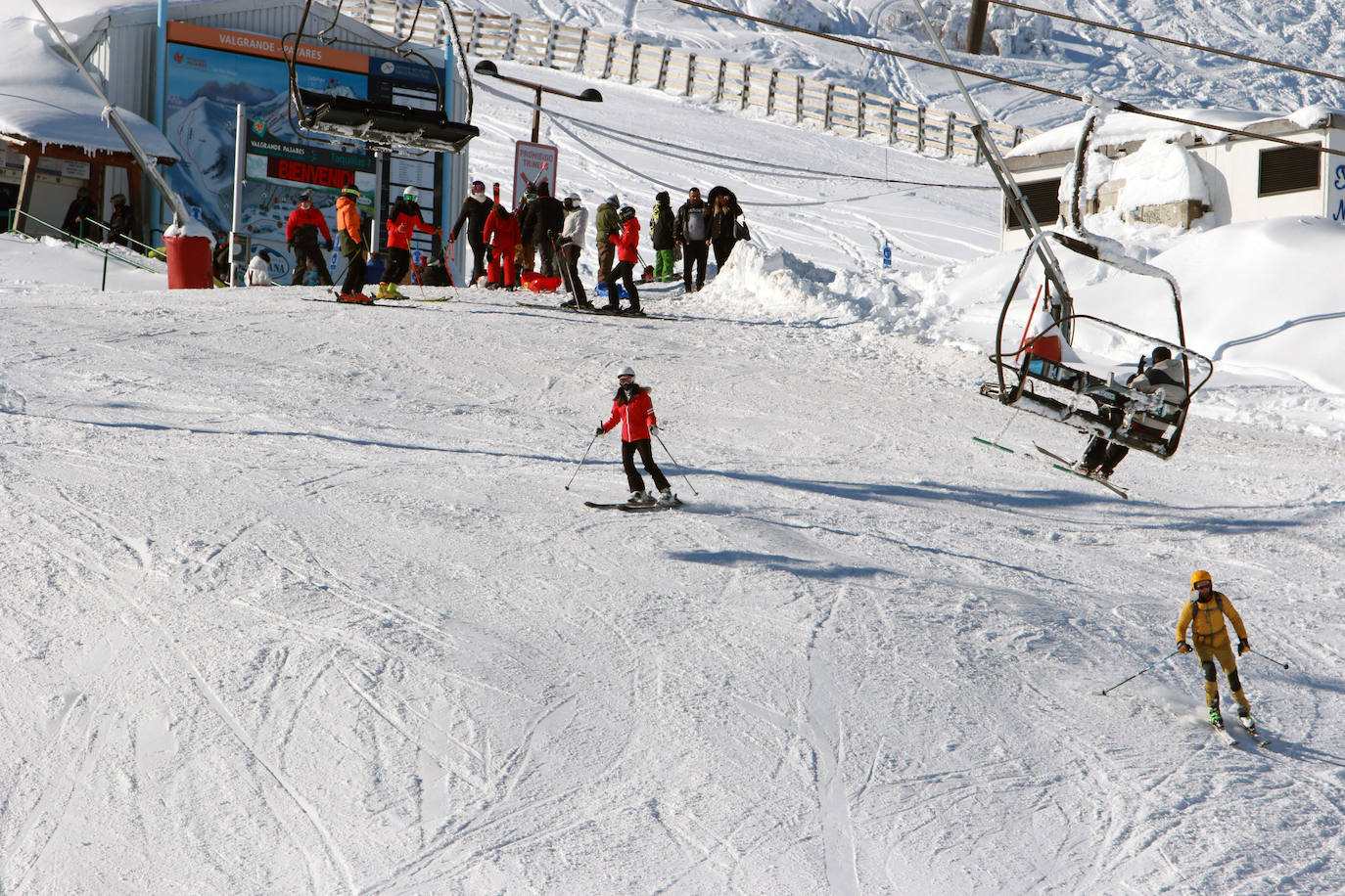 Gran afluencia en la estación de esquí en el Día de Reyes. Completó su aforo diario de 1.200 personas antes del mediodía