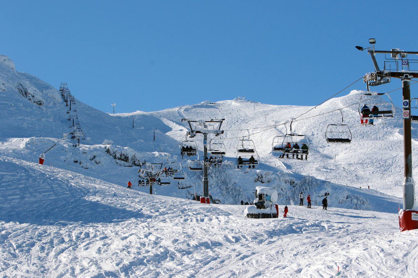 Gran afluencia en la estación de esquí en el Día de Reyes. Completó su aforo diario de 1.200 personas antes del mediodía