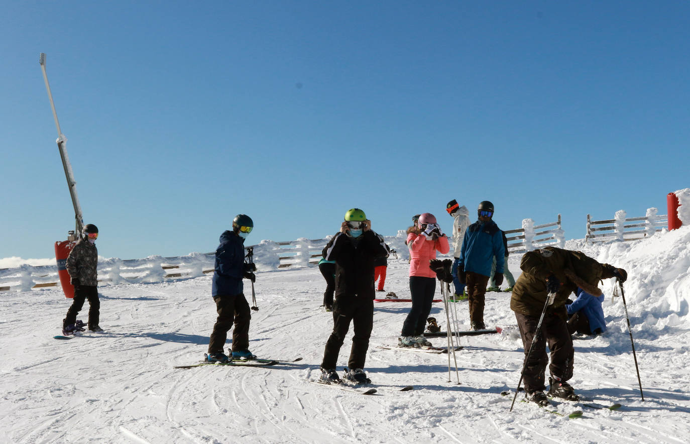Gran afluencia en la estación de esquí en el Día de Reyes. Completó su aforo diario de 1.200 personas antes del mediodía