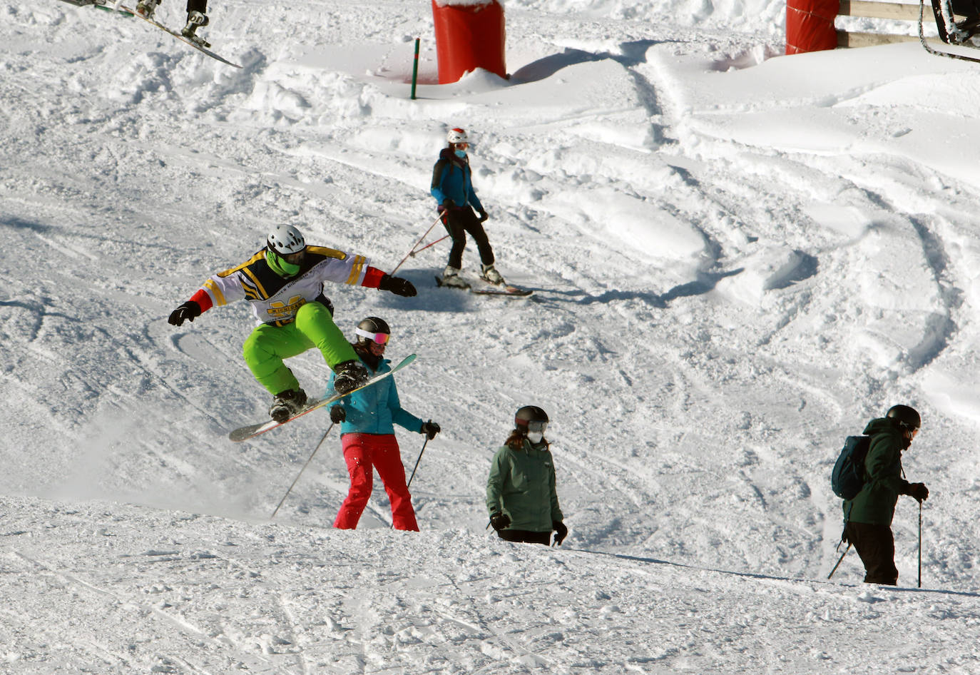 Gran afluencia en la estación de esquí en el Día de Reyes. Completó su aforo diario de 1.200 personas antes del mediodía