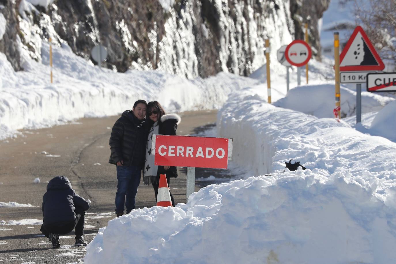 El Principado continúa registrando temperaturas bajo cero y buena parte de la región se encuentra en alerta amarilla por el frío. Además, la Agencia Estatal de Meteorología (Aemet) prevé importantes nevadas y fenómenos costeros adversos de cara al fin de semana 