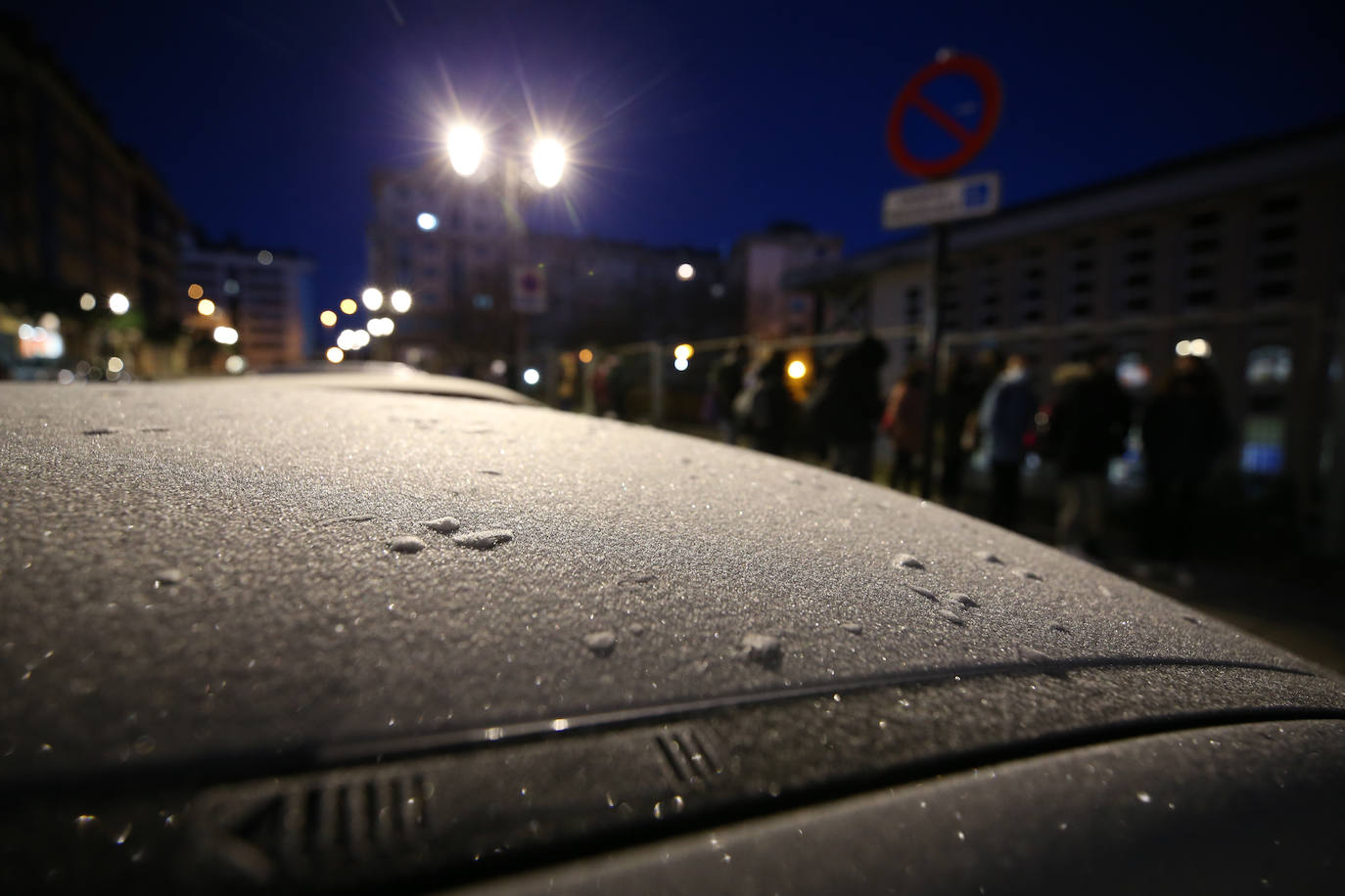 El Principado continúa registrando temperaturas bajo cero y buena parte de la región se encuentra en alerta amarilla por el frío. Además, la Agencia Estatal de Meteorología (Aemet) prevé importantes nevadas y fenómenos costeros adversos de cara al fin de semana 